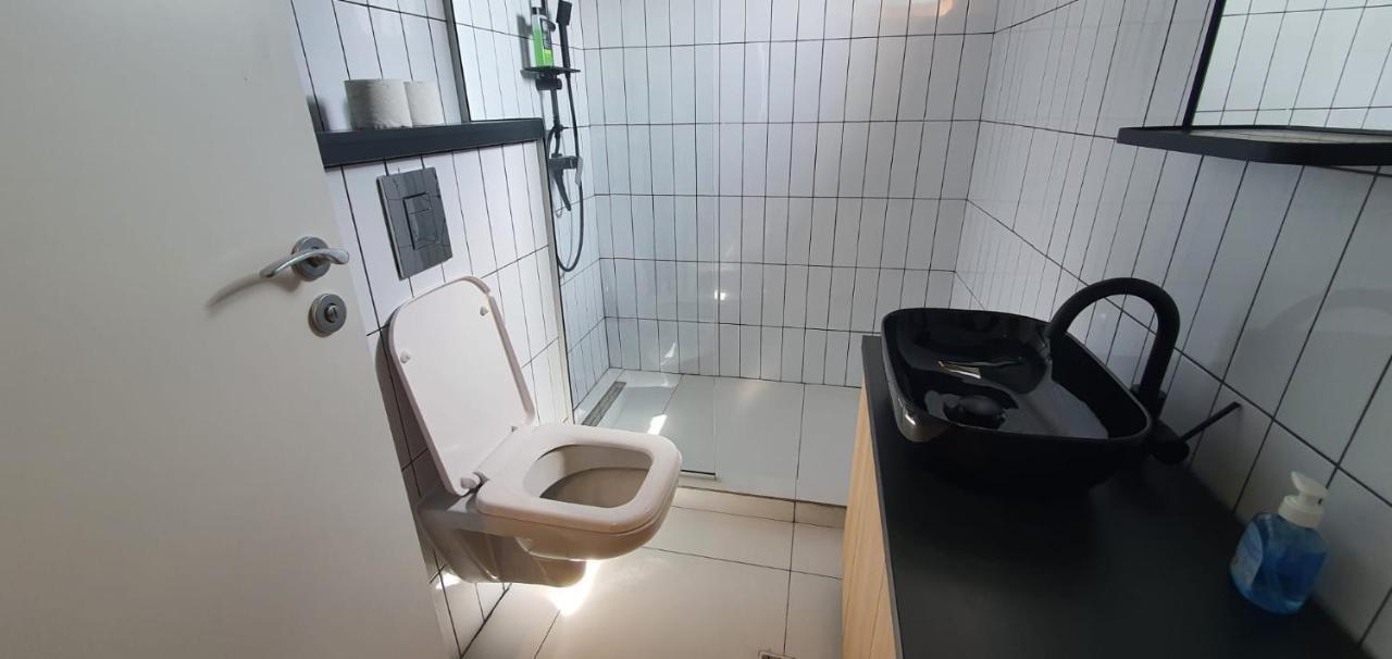 City Center Chic Studio Бухарест Экстерьер фото