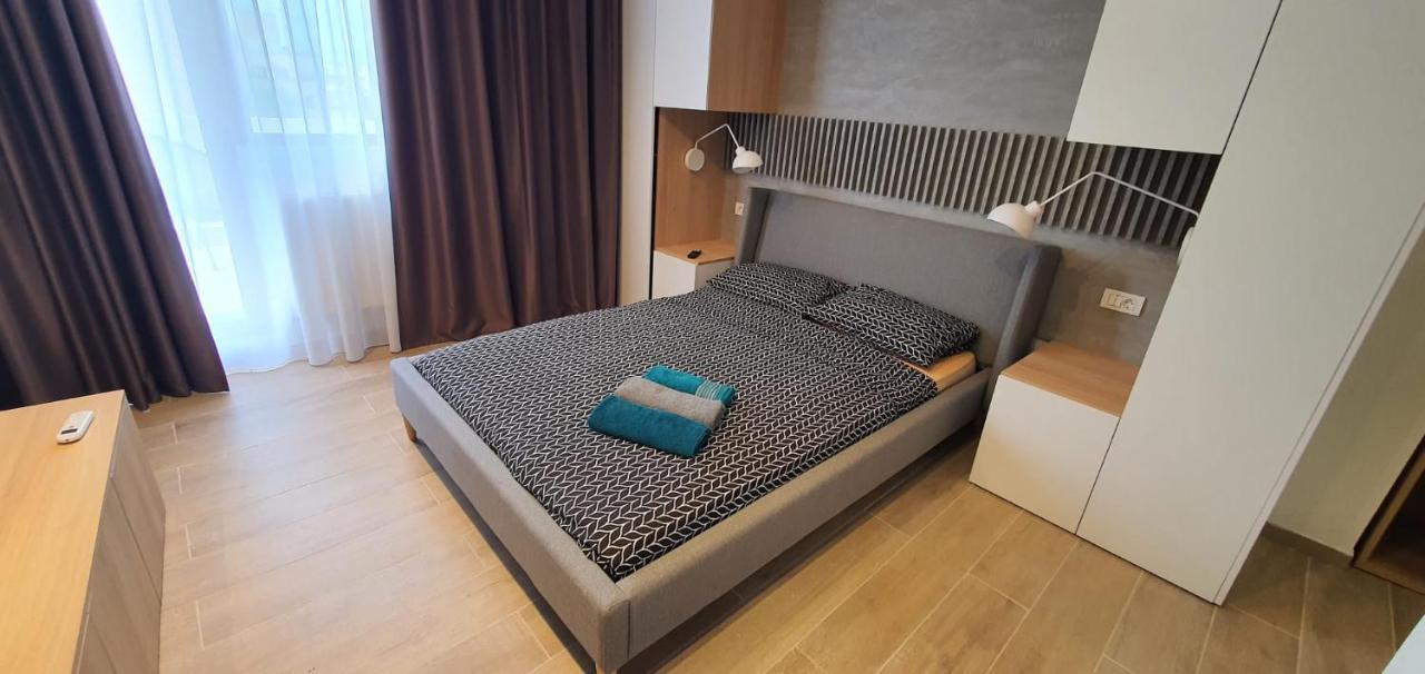 City Center Chic Studio Бухарест Экстерьер фото
